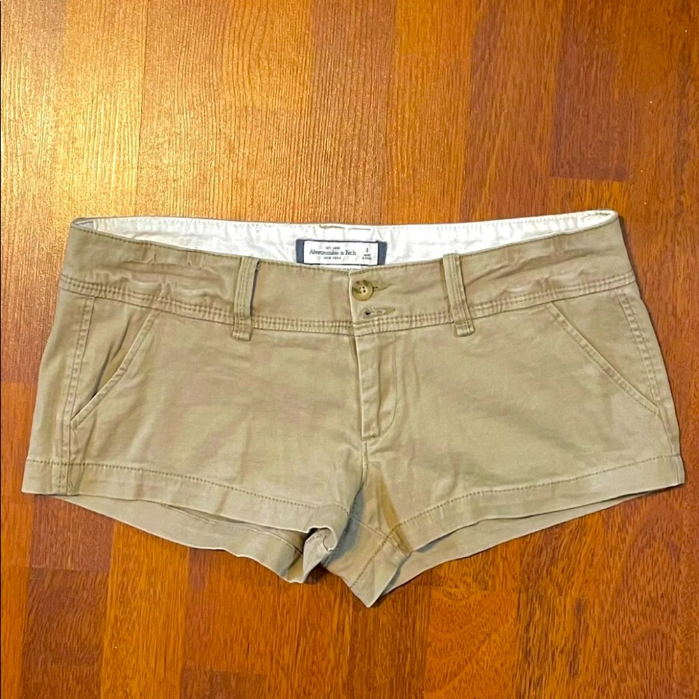 ABERCROMBIE & FITCH KHAKI STRETCH SHORTS NWT